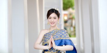 {"ARInfo":{"IsUseAR":false},"Version":"1.0.0","MakeupInfo":{"IsUseMakeup":false},"FaceliftInfo":{"IsChangeEyeLift":false,"IsChangeFacelift":false,"IsChangePostureLift":false,"IsChangeNose":false,"IsChangeFaceChin":false,"IsChangeMouth":false,"IsChangeThinFace":true},"BeautyInfo":{"SwitchMedicatedAcne":false,"IsAIBeauty":false,"IsBrightEyes":false,"IsSharpen":false,"IsOldBeauty":false,"IsReduceBlackEyes":false},"HandlerInfo":{"AppName":2},"FilterInfo":{"IsUseFilter":false}}